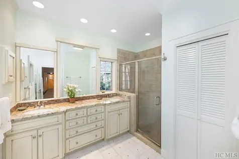 209 Cardinal Lake Toxaway NC 28747