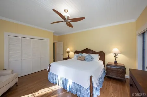 209 Cardinal Lake Toxaway NC 28747