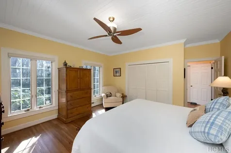 209 Cardinal Lake Toxaway NC 28747