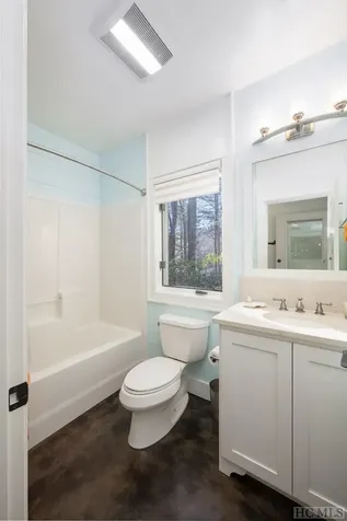 209 Cardinal Lake Toxaway NC 28747