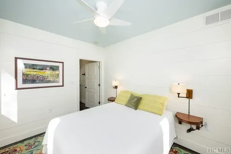 209 Cardinal Lake Toxaway NC 28747