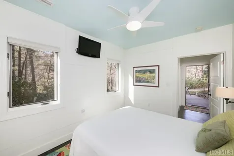 209 Cardinal Lake Toxaway NC 28747