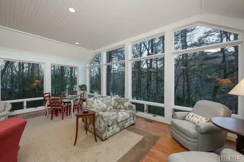 209 Cardinal Lake Toxaway NC 28747