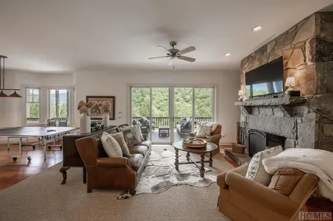 199 W Rochester Drive Cashiers NC 28717