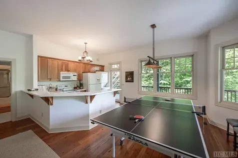 199 W Rochester Drive Cashiers NC 28717