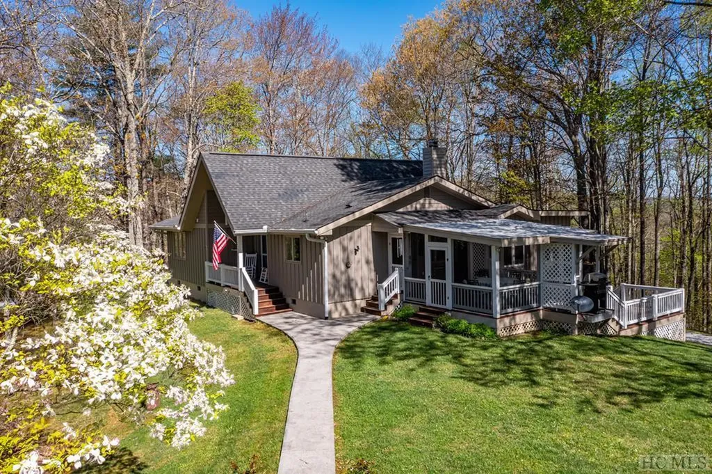 384 Kettle Creek Road Cashiers NC 28717