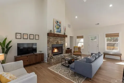 209 E Christy Trail Sapphire NC 28774