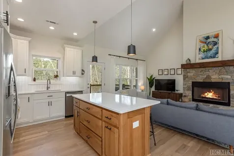 209 E Christy Trail Sapphire NC 28774