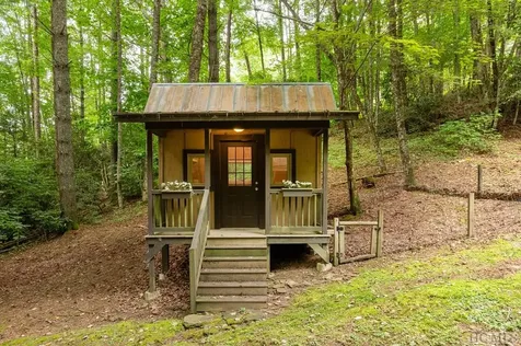 311 Dominion Road Cashiers NC 28717