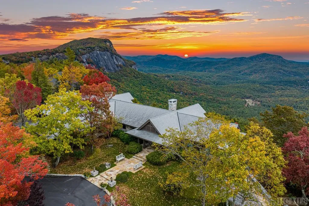 1131 Garnet Rock Trail Highlands NC 28741