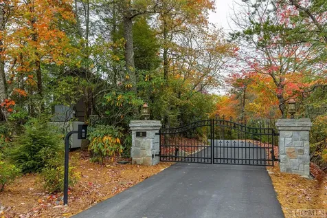 1131 Garnet Rock Trail Highlands NC 28741