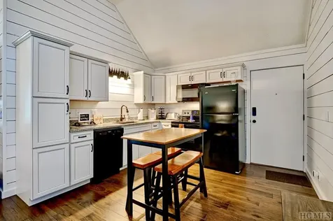 232 River Run Road Sapphire NC 28774