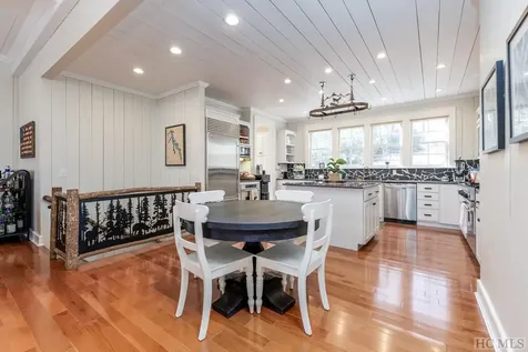 14 Old Cave Lane Cullowhee NC 28723