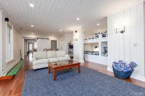 14 Old Cave Lane Cullowhee NC 28723