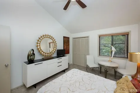 356 Meadow Way Sapphire NC 28774