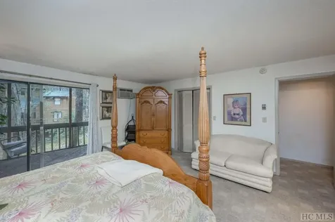 356 Meadow Way Sapphire NC 28774