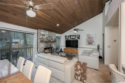 356 Meadow Way Sapphire NC 28774