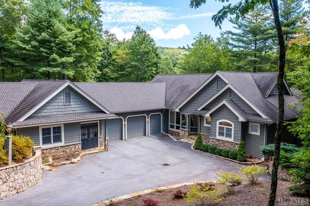 143 Lakeshore Drive Sapphire NC 28774