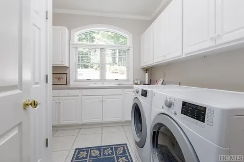 143 Lakeshore Sapphire NC 28774