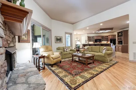 143 Lakeshore Sapphire NC 28774