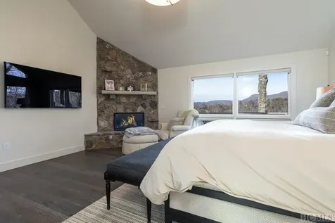 53 Running Fox Road Sapphire NC 28774