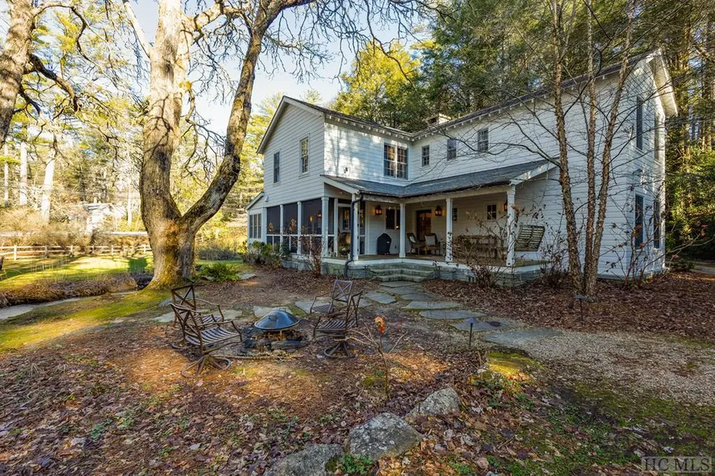1290 Dillard Road Highlands NC 28741