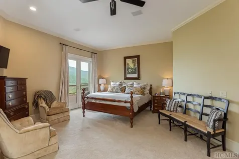 381 Round Top Mountain Road Sapphire NC 28774