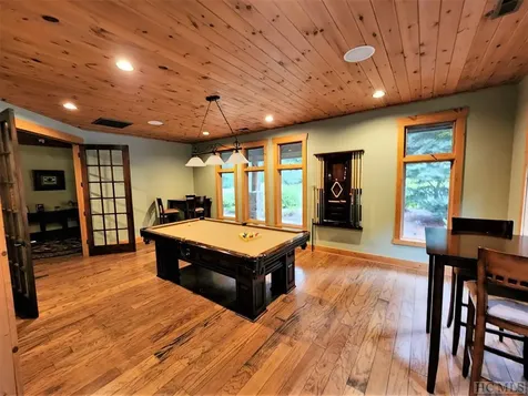 6 Receptive Drive Glenville NC 28736