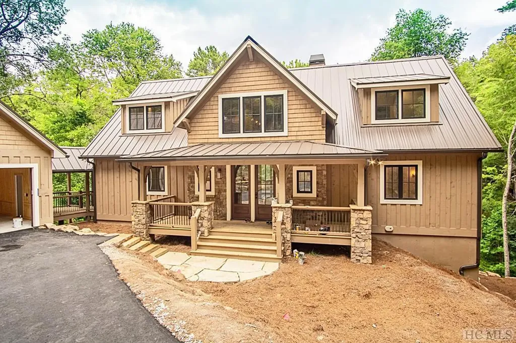 146 Wayside Lane Cullowhee NC 28723
