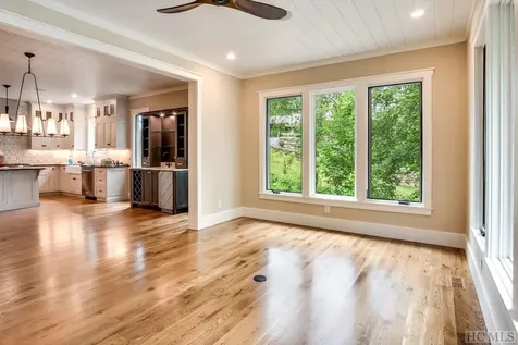 146 Wayside Lane Cullowhee NC 28723