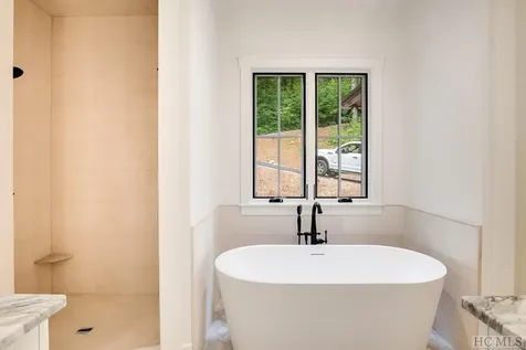 146 Wayside Lane Cullowhee NC 28723
