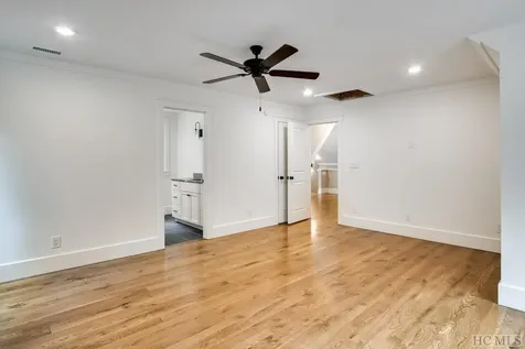 146 Wayside Lane Cullowhee NC 28723