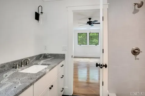 146 Wayside Lane Cullowhee NC 28723
