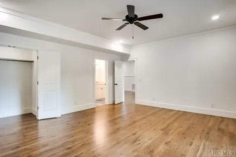 146 Wayside Lane Cullowhee NC 28723
