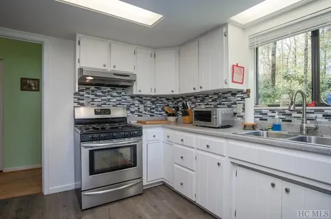 144 Toxaway Heights Lake Toxaway NC 28474