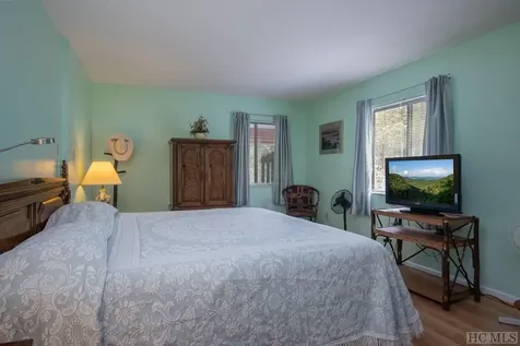 144 Toxaway Heights Lake Toxaway NC 28474