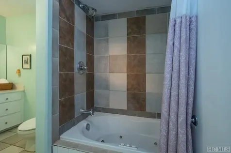 144 Toxaway Heights Lake Toxaway NC 28474