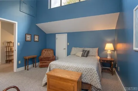 144 Toxaway Heights Lake Toxaway NC 28474