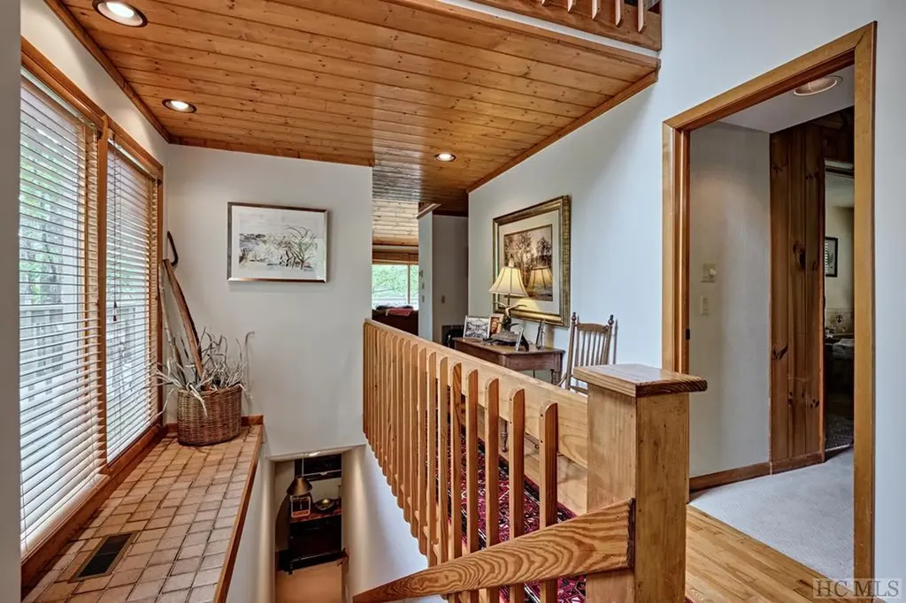 516 Narrows Road Sapphire NC 28774