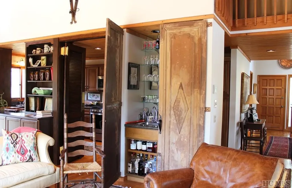 516 Narrows Road Sapphire NC 28774