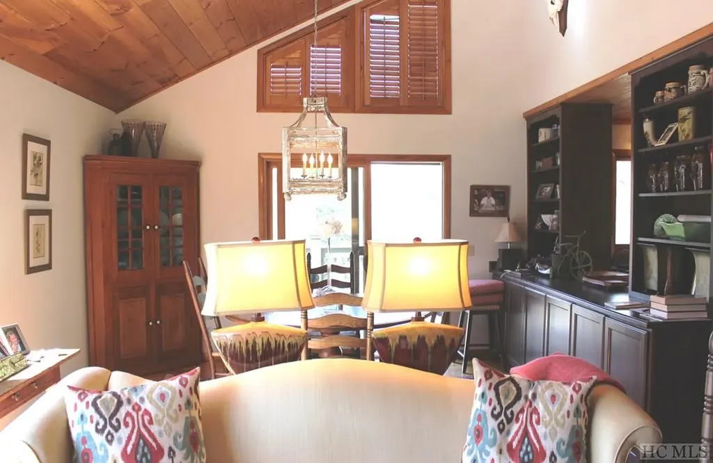 516 Narrows Road Sapphire NC 28774