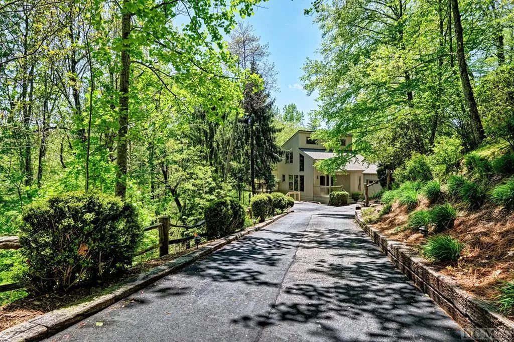 516 Narrows Road Sapphire NC 28774
