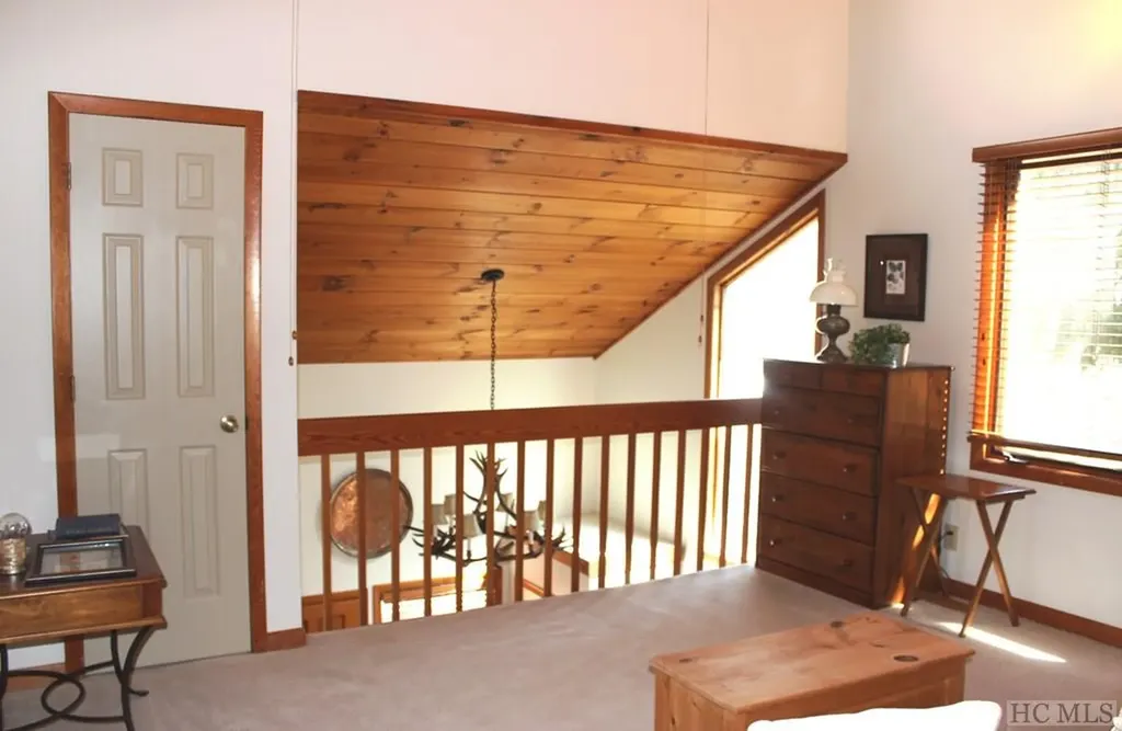 516 Narrows Road Sapphire NC 28774