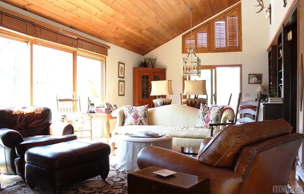 516 Narrows Road Sapphire NC 28774