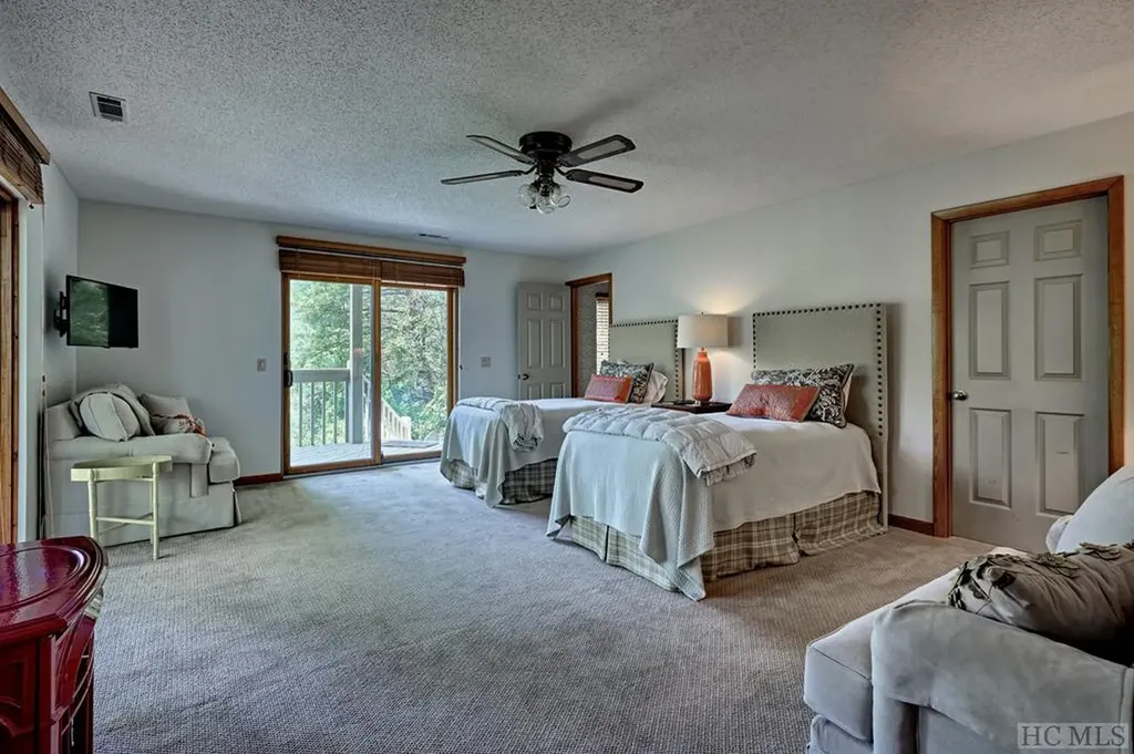 516 Narrows Road Sapphire NC 28774