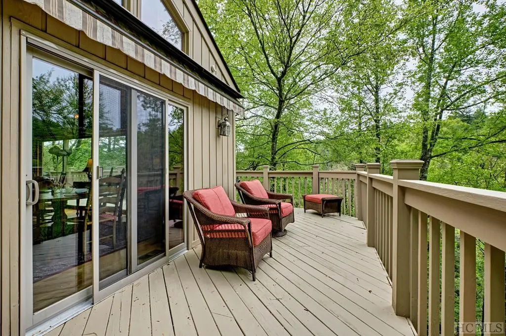 516 Narrows Road Sapphire NC 28774