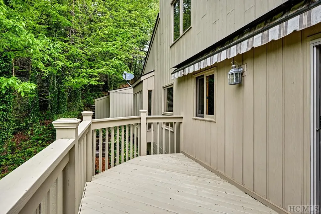 516 Narrows Road Sapphire NC 28774
