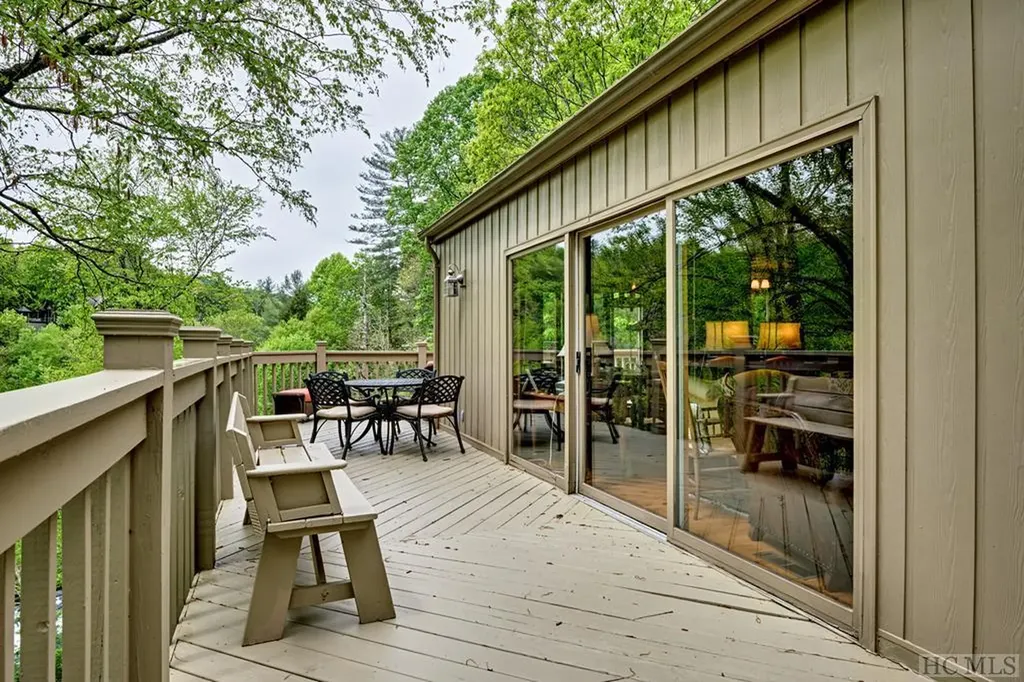 516 Narrows Road Sapphire NC 28774