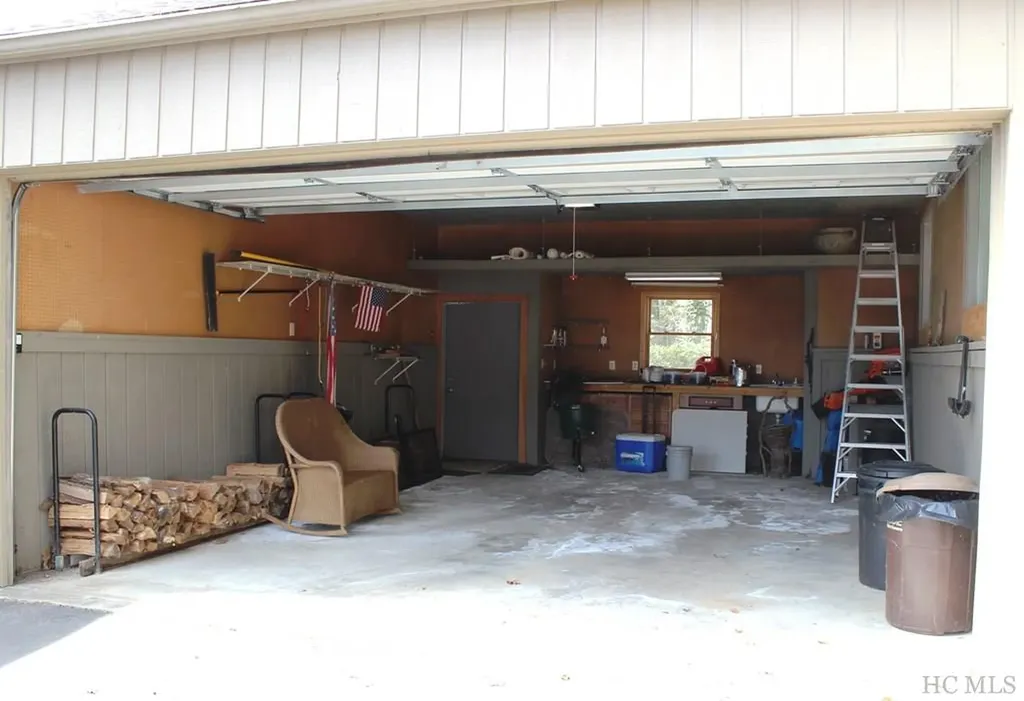 516 Narrows Road Sapphire NC 28774
