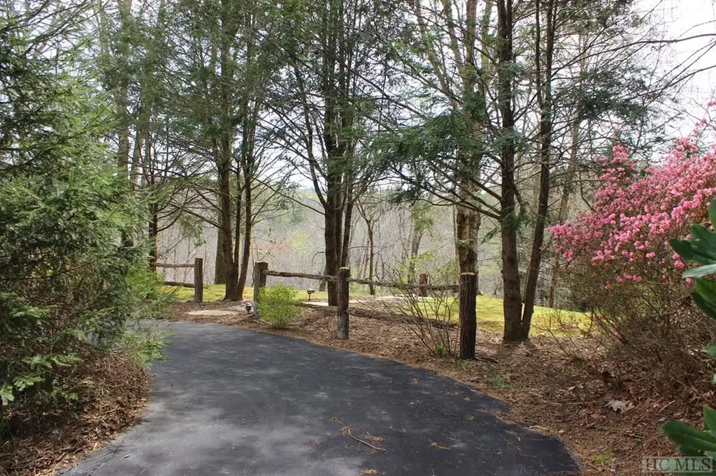 516 Narrows Road Sapphire NC 28774
